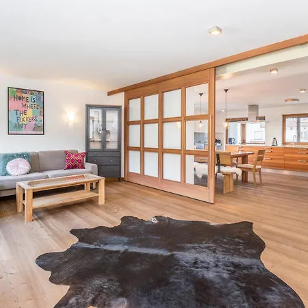 Spielberg Apartman *